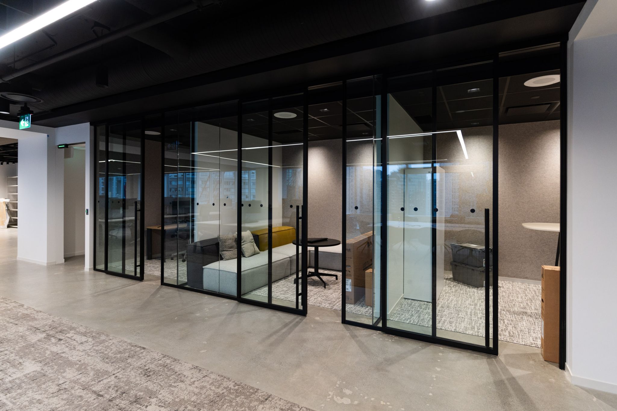 Blue modular workspace